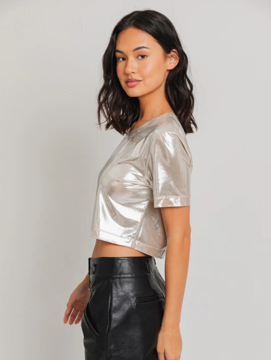 shimmer and spice cropped tee