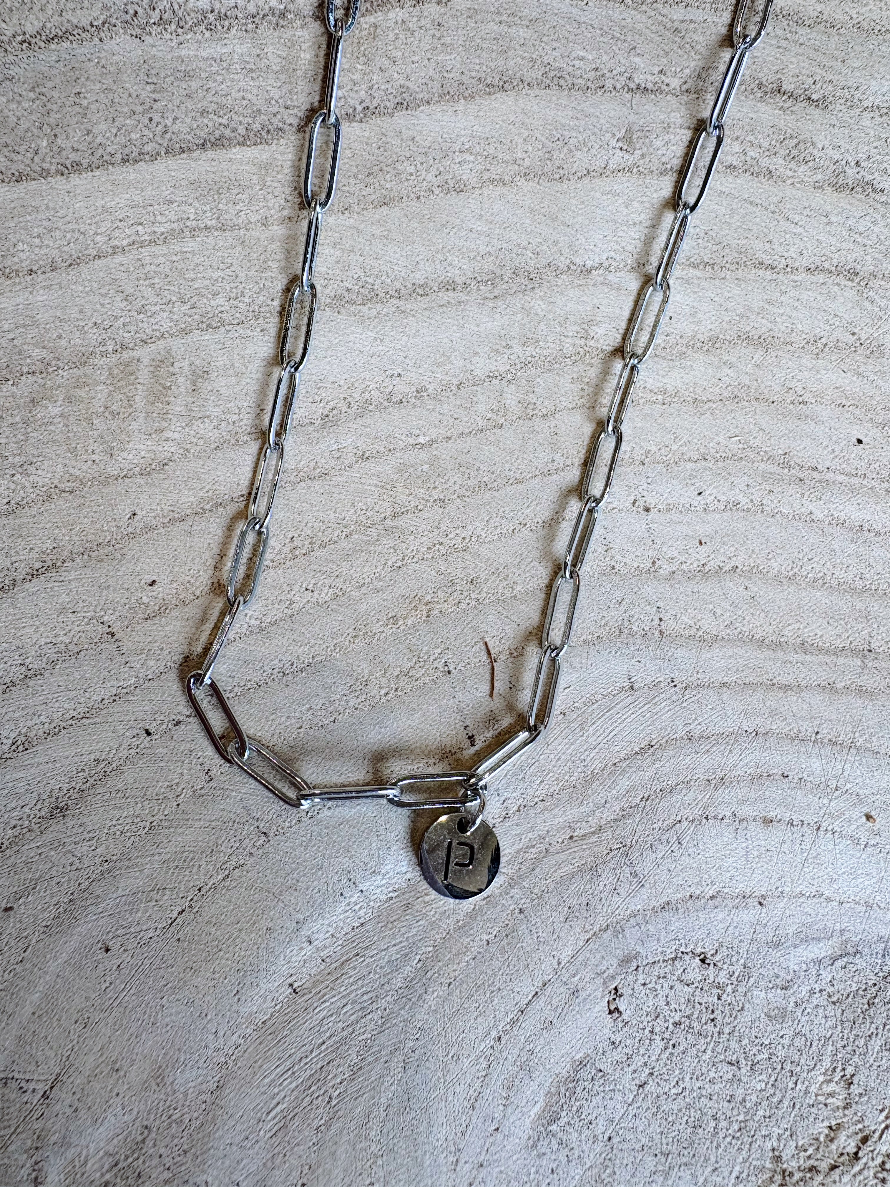 letter paperclip chain necklace - p