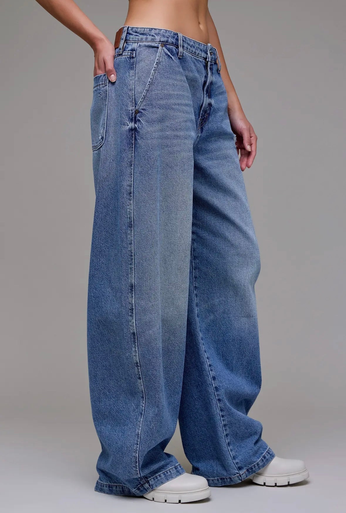 sammie barrel - vintage buckle