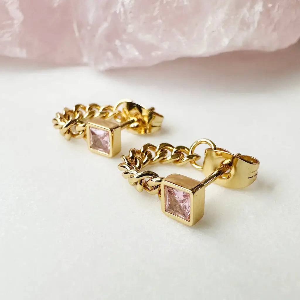 pinky and the chain wrap huggies