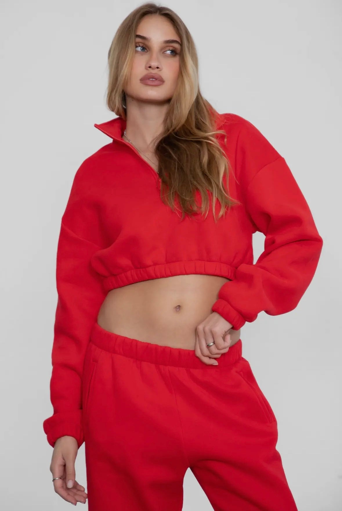 chill girl cropped pullover