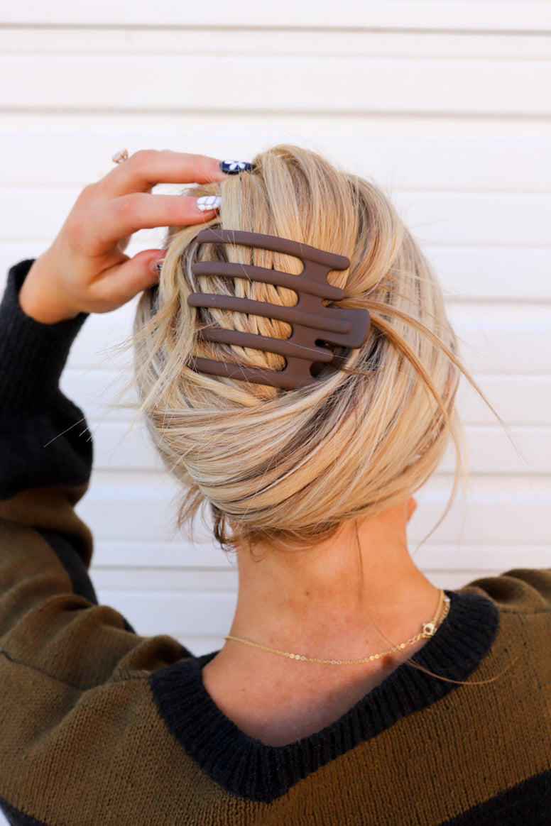 matte wide lay down claw