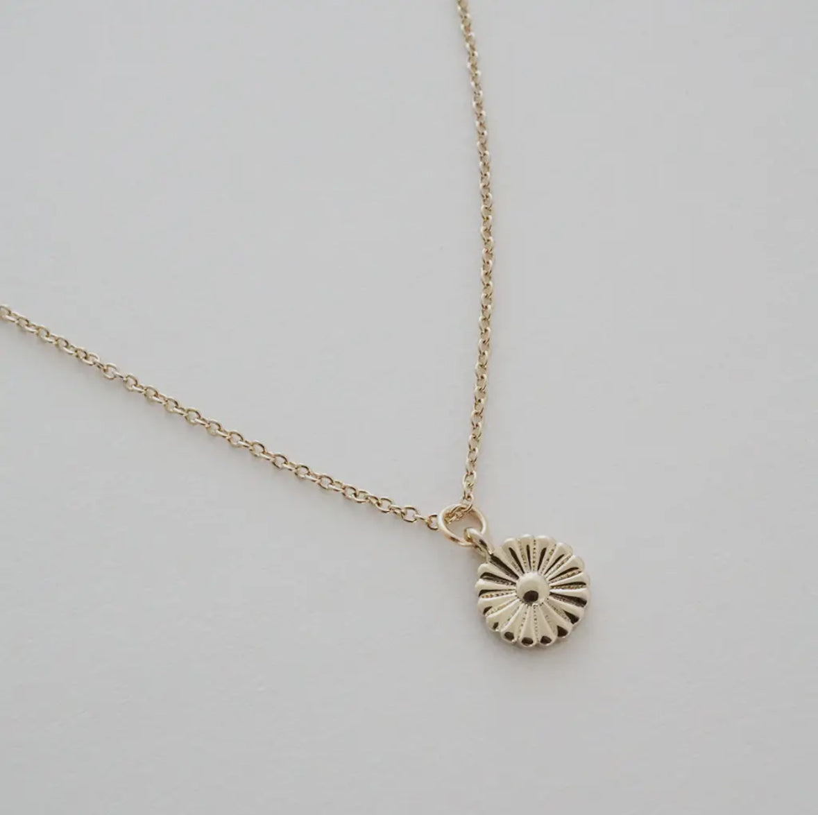 magic charm daisy necklace