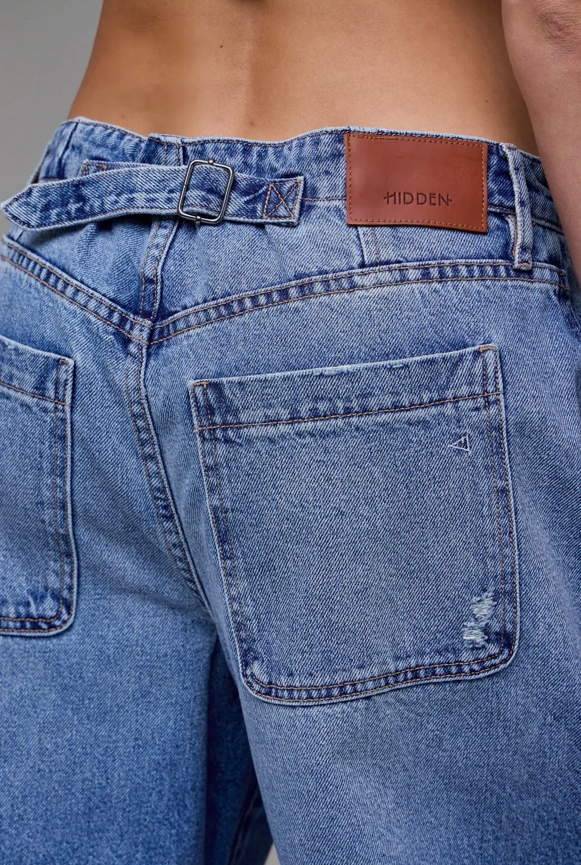 sammie barrel - vintage buckle