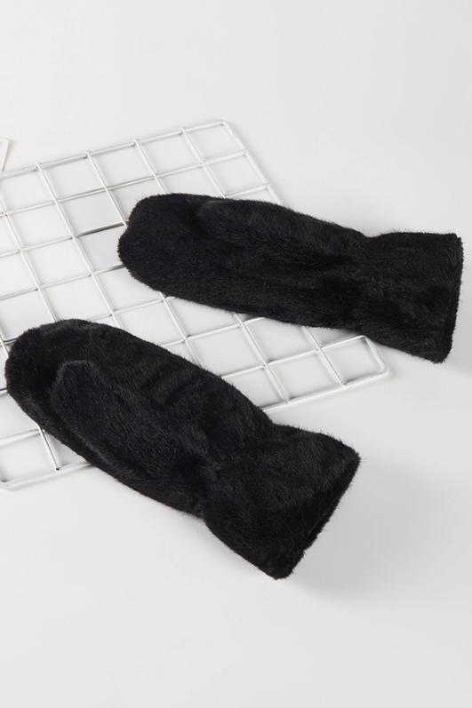 faux fur mittens