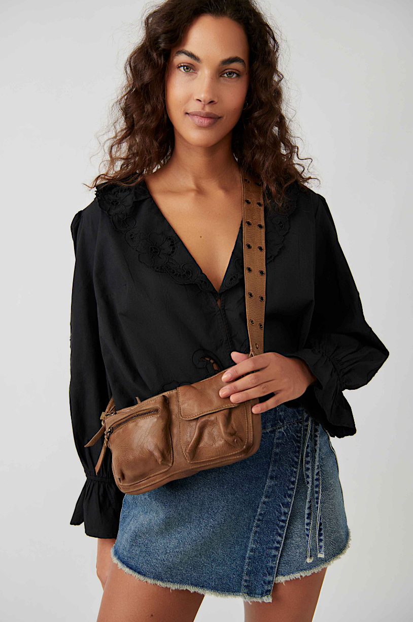 fp wade leather sling bag