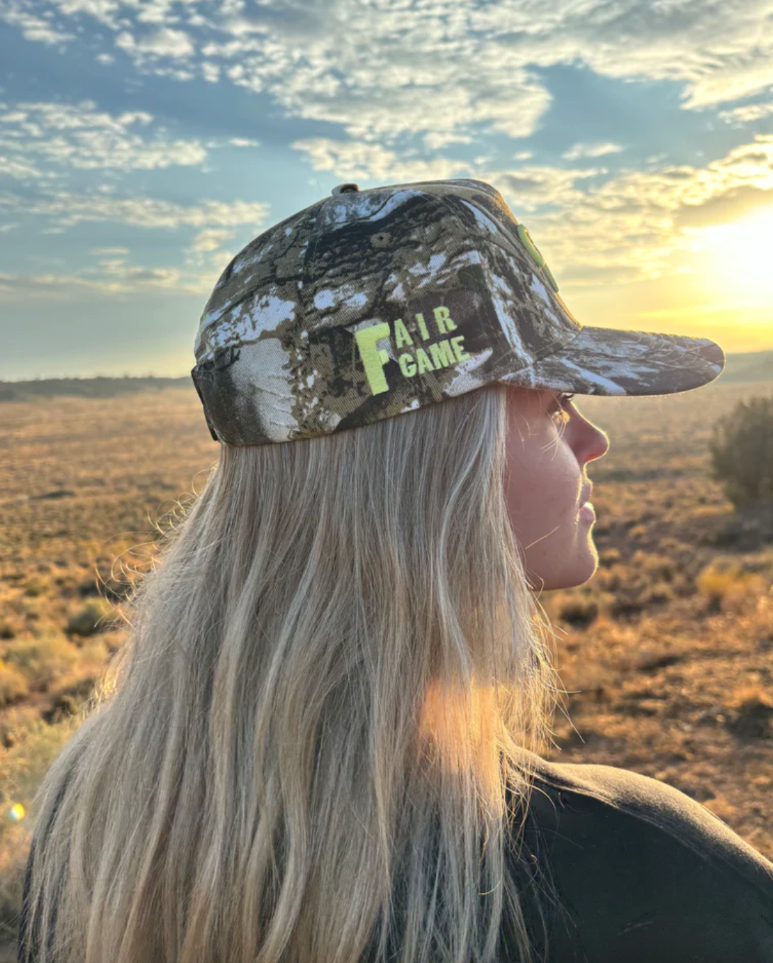 kaxi camo bow trucker hat