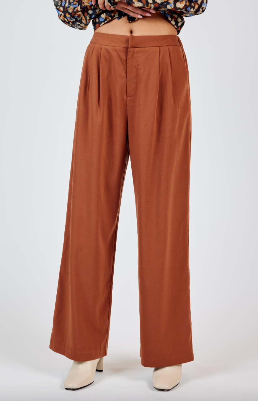 pepper front pleated pants