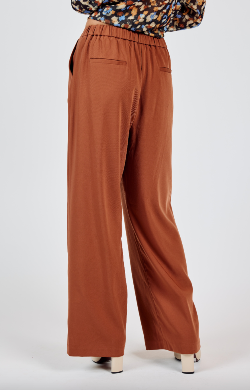 pepper front pleated pants