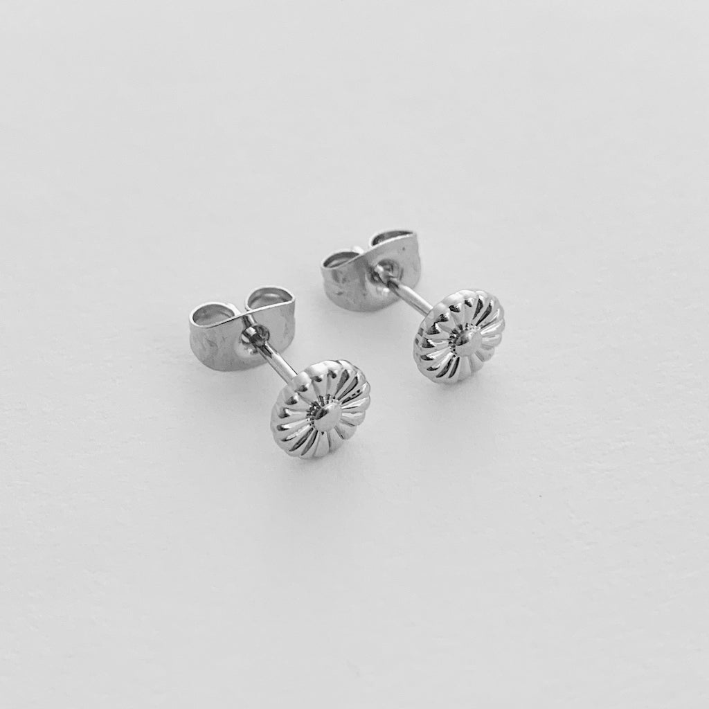 daisy studs