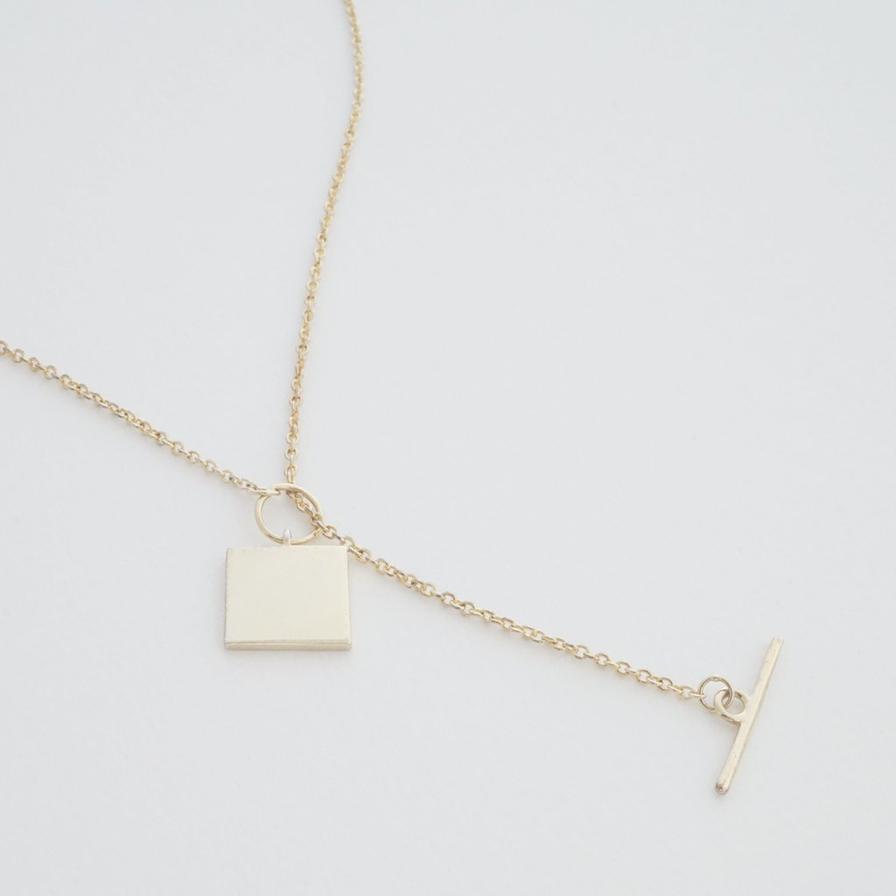 gwyneth toggle necklace